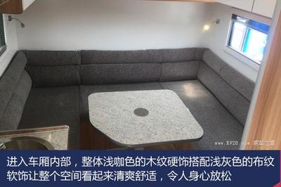 售價(jià)8.8萬輕松睡5人，科斯“跟屁蟲”拖掛房車 LED與太陽能板加持的移動之家